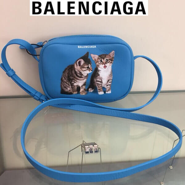 2019新作人気 バレンシアガスーパーコピー EVERYDAY カメラバッグ ＸＳ ブルー 猫
