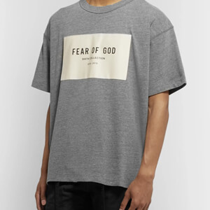 ​ 新作 Fear Of God エッセンシャルズ tシャツ 偽物オーバーサイズ ロゴ Tシャツ